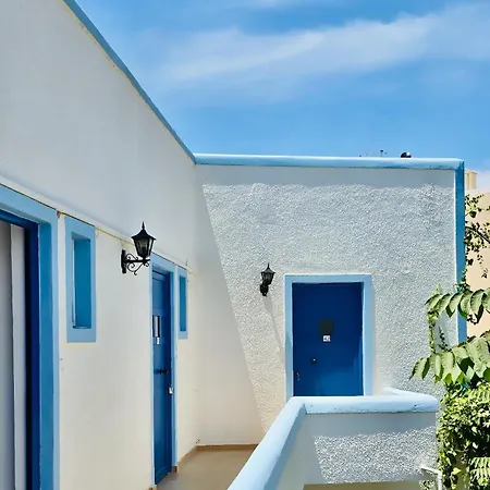 Sandy Beach Hotel 2*