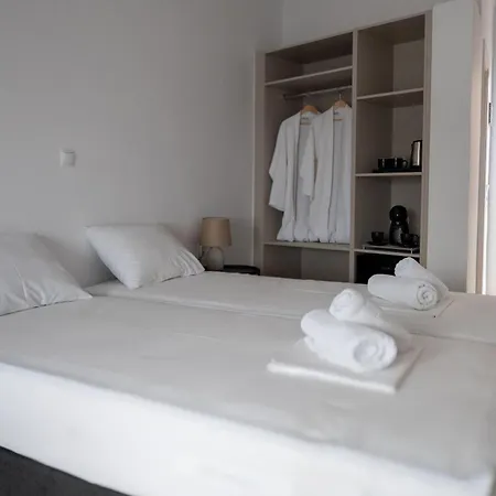Sandy Hotel